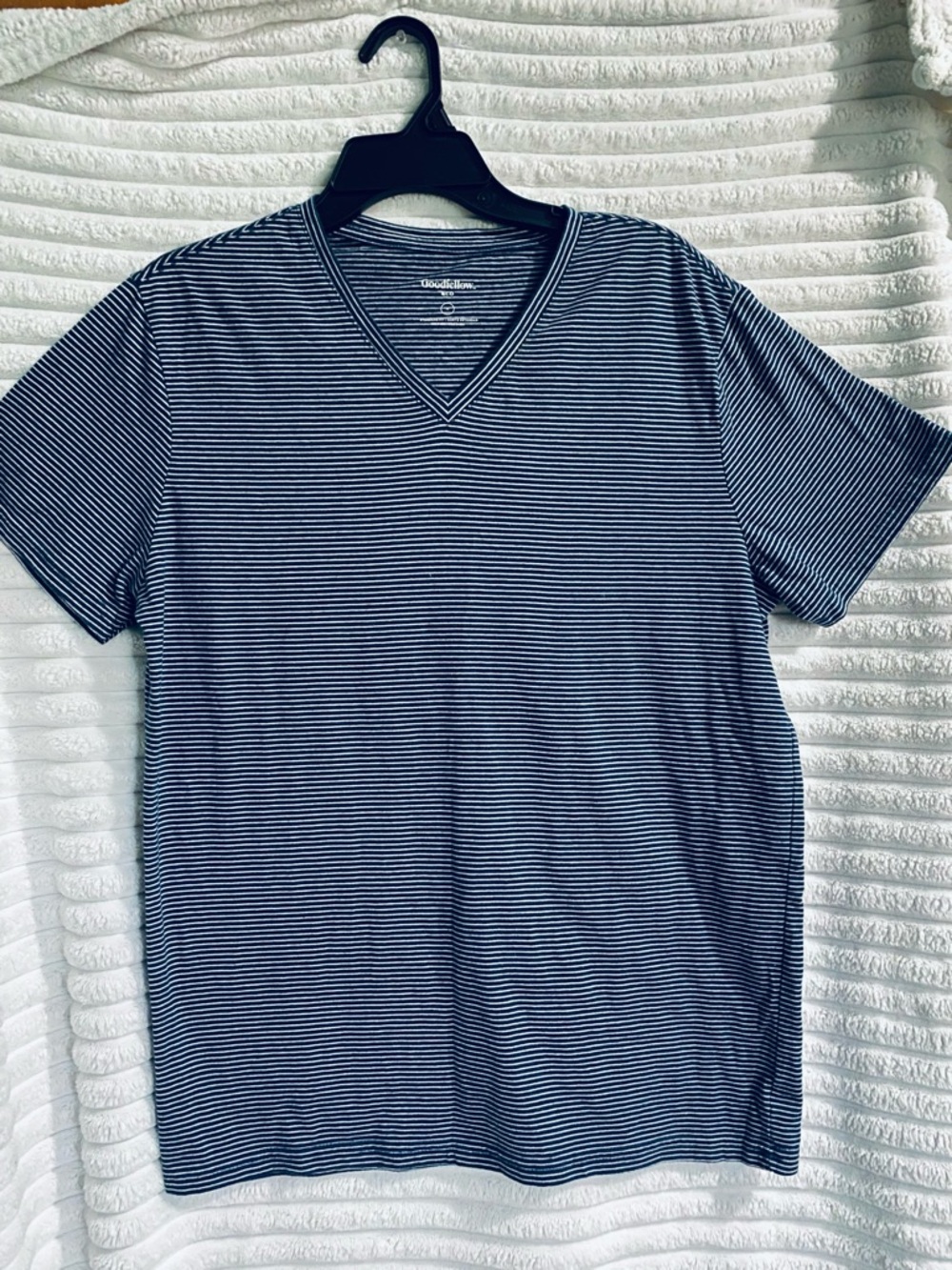 Goodfellow & Co Men's Blue and White Striped Tee
